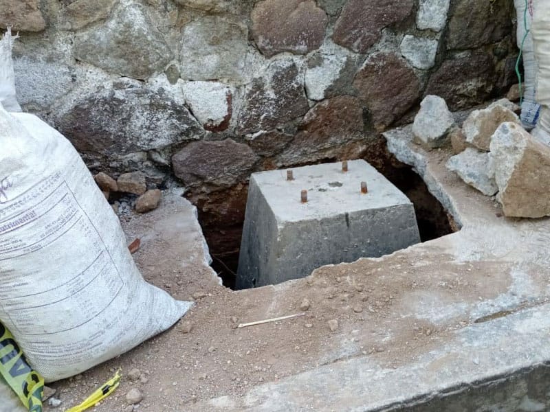 Base de concreto instalada