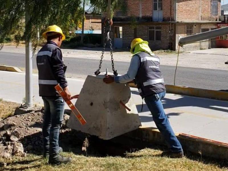 Instalacion de base de concreto prefabricada