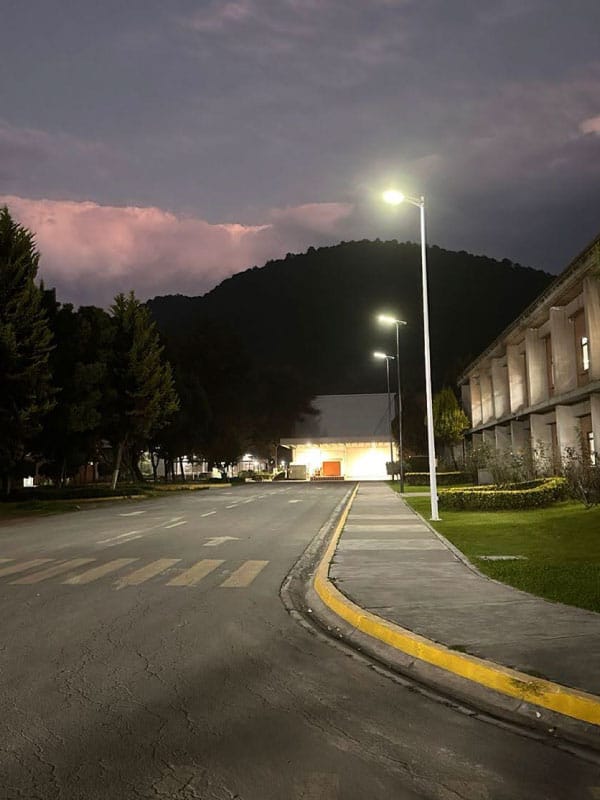 Luminaria solar led para industria